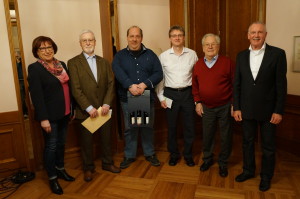 Von links nach rechts: Edith Steinhilber (2. Vorsitzende Sängerbund Ruit), Jubilare: Alwin Sperber, Gerd Wieder, Walter Schleehauf (jeweils 25 Jahre Mitglied), Hermann Gugel (50 Jahre Mitgliedschaft), Heinz Illi (1. Vorsitzender Sängerbund Ruit).